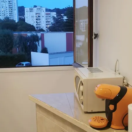 3 Pieces A 10 Minutes De Cannes *