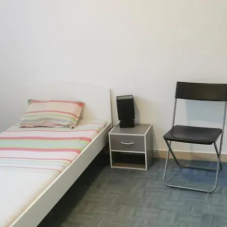 3 Pieces A 10 Minutes De Cannes